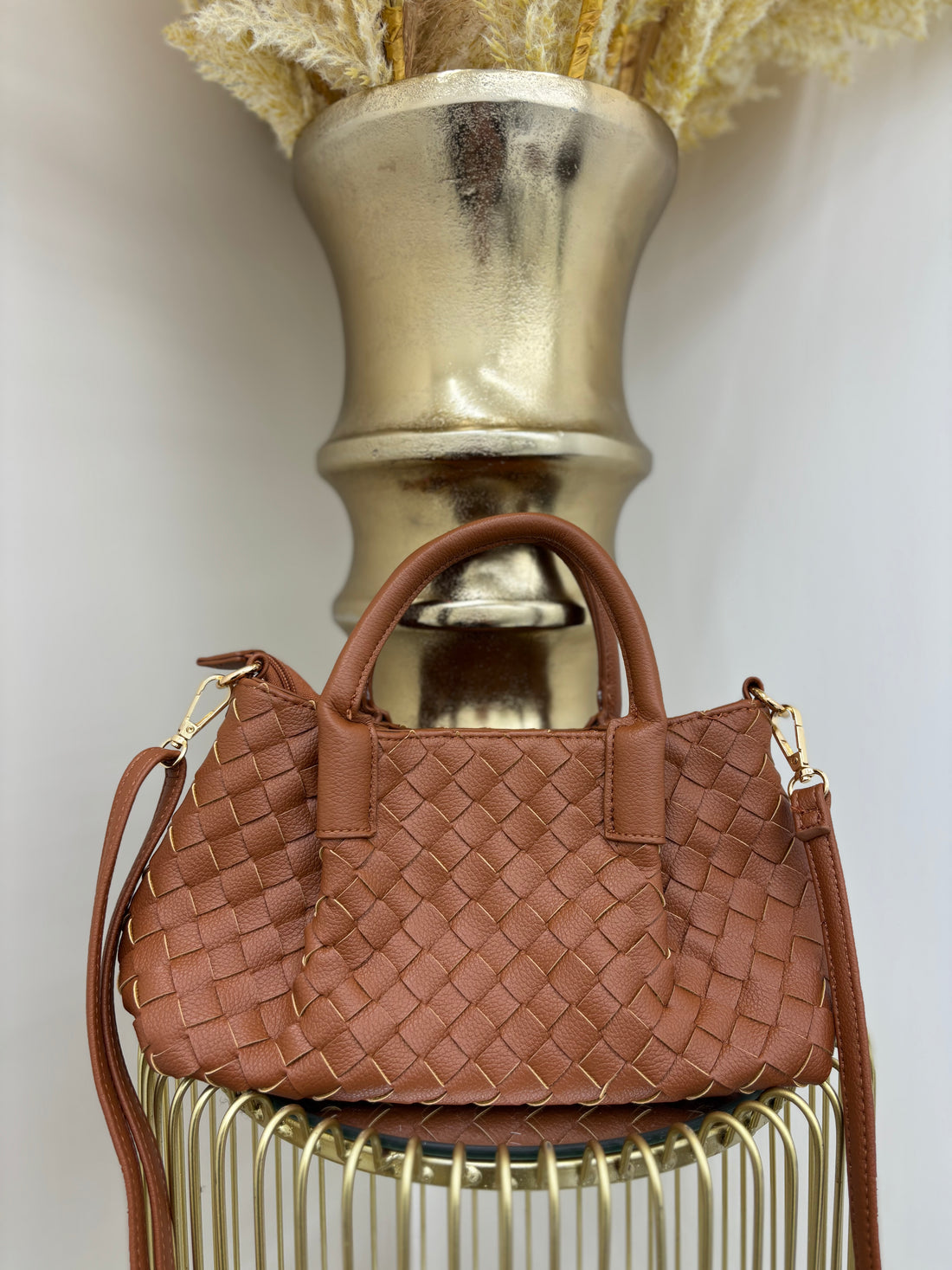 B inspired small woven detailed shoulder bag